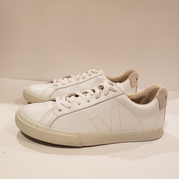 Veja Shoes - Veja womens euro 39 us 8 white sneakers